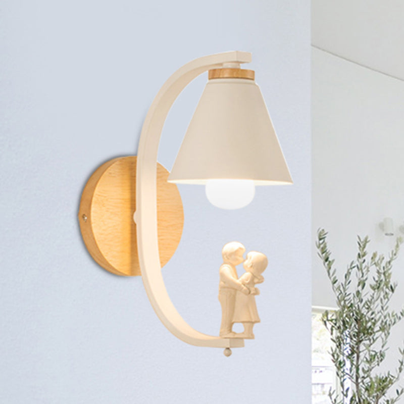 Romantische Kegelshade-Wandlampe mit Paar Metall 1 Glühbirne Wandleuchte für das Arbeitszimmer