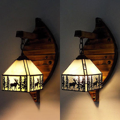 Frendorf | Klein Huis Wandmontage Fixture Tiffany Gevlekt Glas 1 Licht Wandlamp Fixture met Hert en Boom Patroon in Helder/Beige