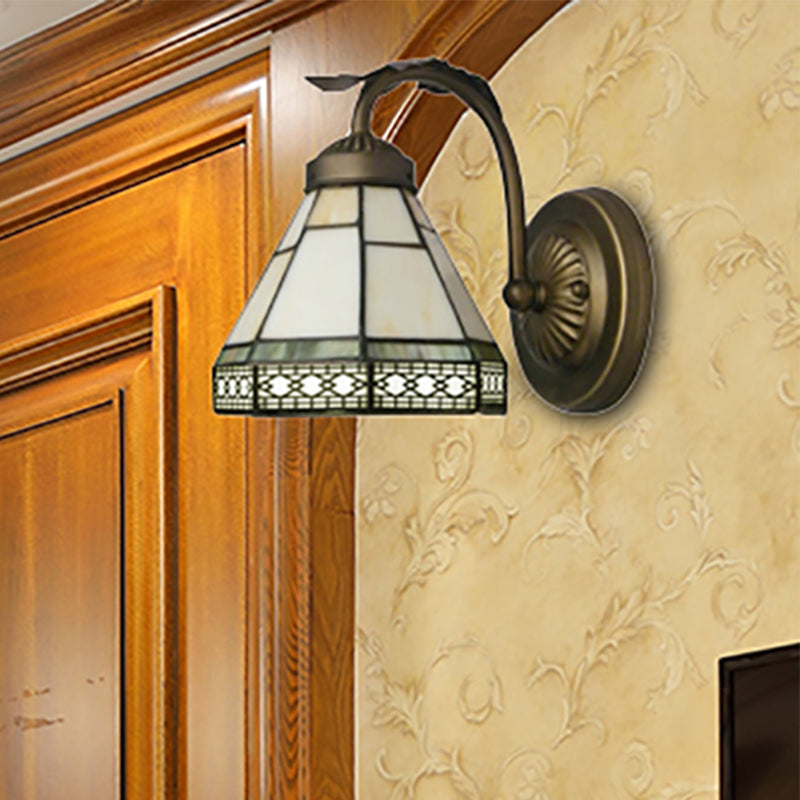 Frendorf | Tiffany stijl mini wandlamp met gebogen arm 1 licht kunstglas wandverlichting in verouderd messing