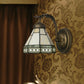 Frendorf | Tiffany stijl mini wandlamp met gebogen arm 1 licht kunstglas wandverlichting in verouderd messing