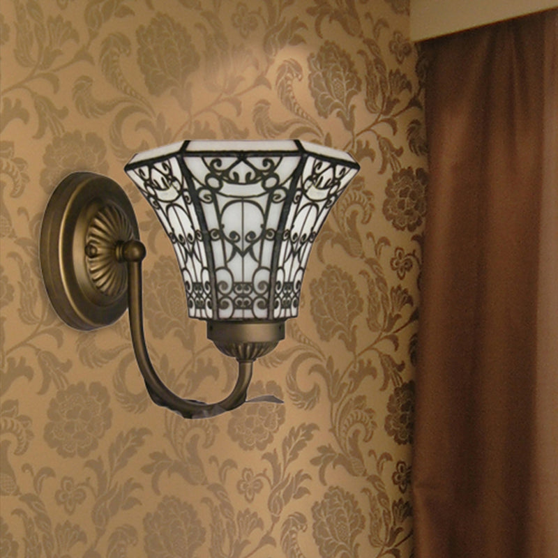 Frendorf | Tiffany stijl mini wandlamp met gebogen arm 1 licht kunstglas wandverlichting in verouderd messing