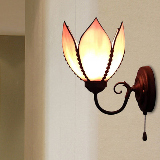 Frendorf | Ein Licht Petal Wandbeleuchtung mit gebogenem Arm und Zugkette, Buntglass Rustikale Wandlampe
