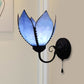 Frendorf | Ein Licht Petal Wandbeleuchtung mit gebogenem Arm und Zugkette, Buntglass Rustikale Wandlampe