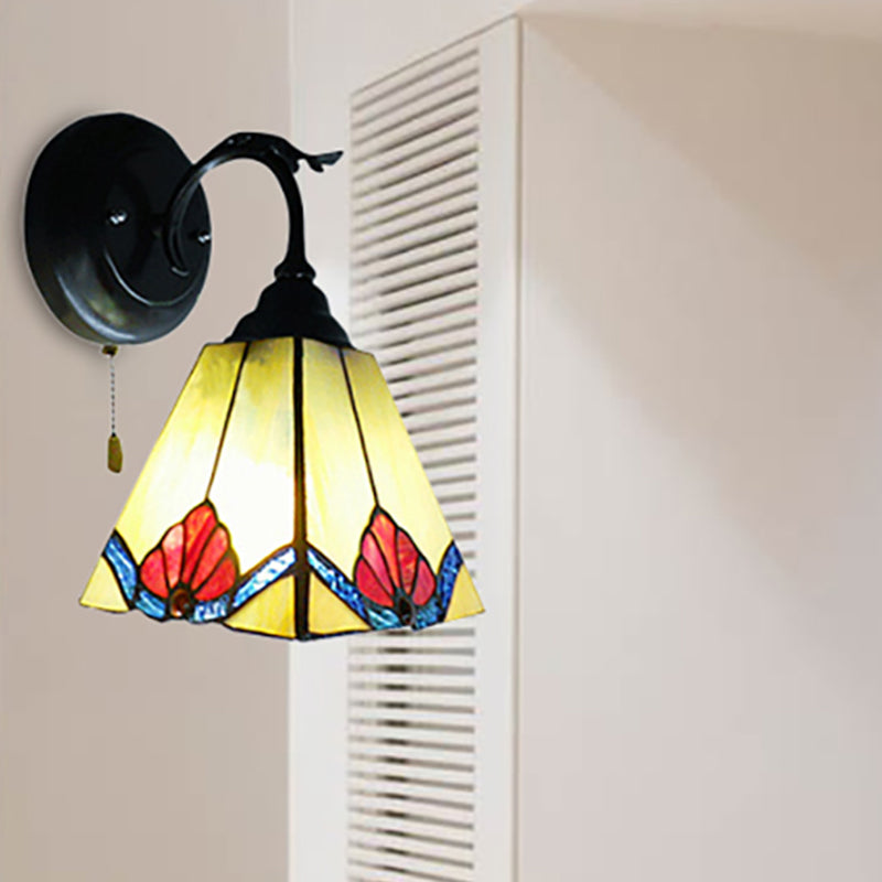 Frendorf | Blumen Mini Wandleuchte mit Pyramidenschirm Buntglas 1 Licht Lodge Wandleuchte in Schwarz