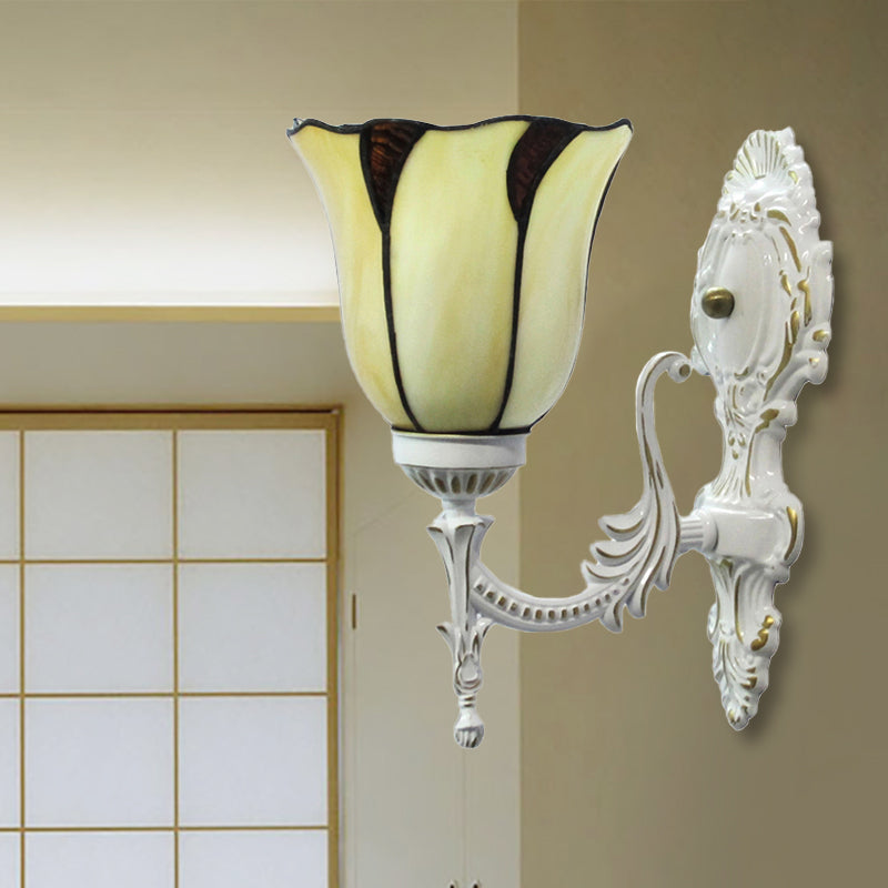Frendorf | Tiffany Bell Wandleuchte Einzellicht Buntglas Wandleuchte in Beige für Flur