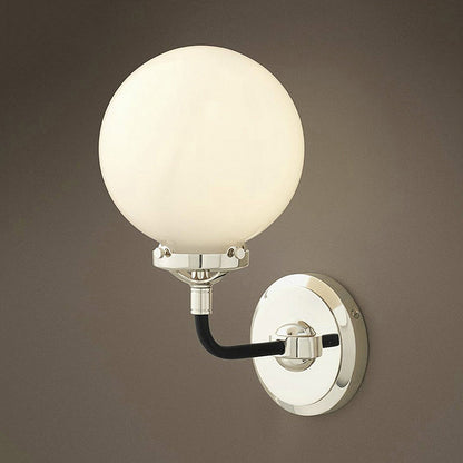 Frendorf | Moderne Globe Shade Wandlamp Fixture 1/2-Bulb Opal Glas Sconcelicht in Antiek Messing/Chroom