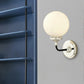 Frendorf | Moderne Globe Shade Wandlamp Fixture 1/2-Bulb Opal Glas Sconcelicht in Antiek Messing/Chroom