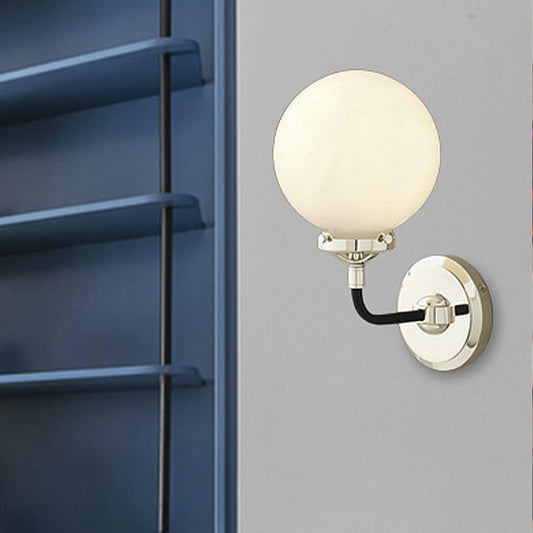 Frendorf | Moderne Globe Shade Wandlamp Fixture 1/2-Bulb Opal Glas Sconcelicht in Antiek Messing/Chroom