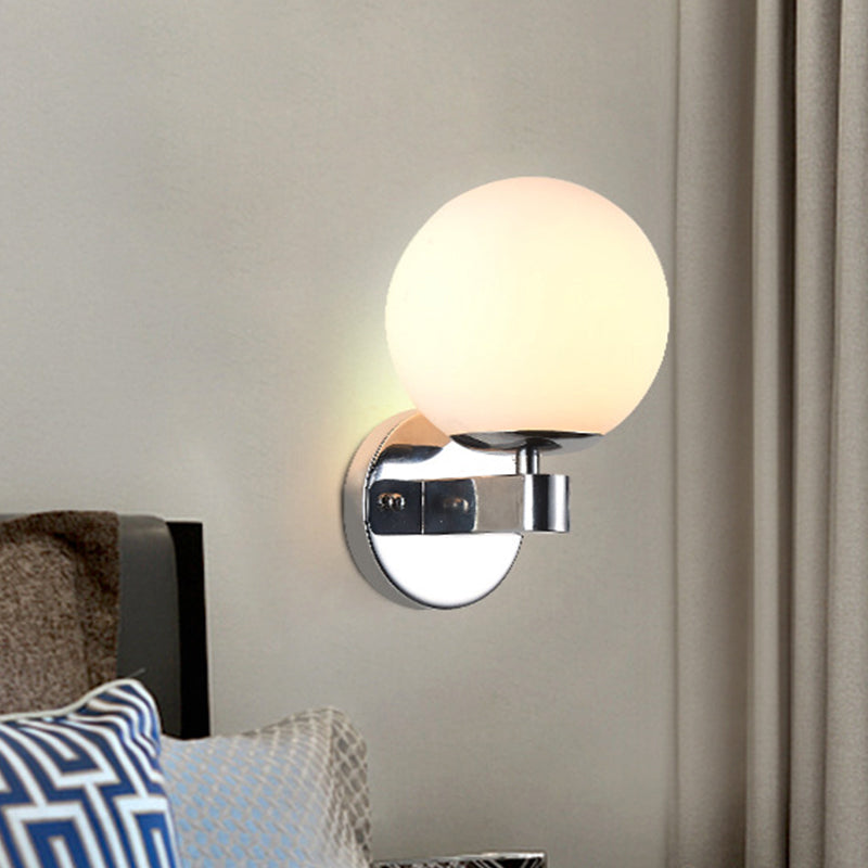Frendorf | Chrome/Gouden Ronde Wandverlichting Industriële Opal Glas 1 Licht Slaapkamer Wandlamp Fixture