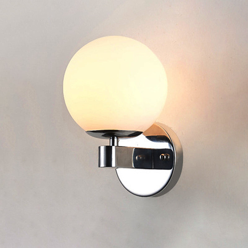 Frendorf | Chrome/Gouden Ronde Wandverlichting Industriële Opal Glas 1 Licht Slaapkamer Wandlamp Fixture