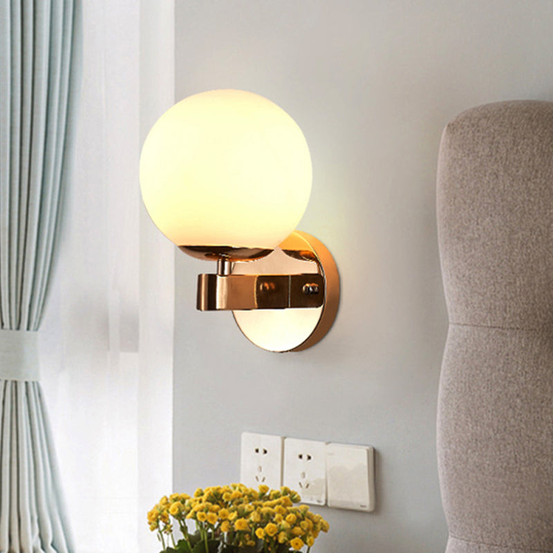 Frendorf | Chrome/Gouden Ronde Wandverlichting Industriële Opal Glas 1 Licht Slaapkamer Wandlamp Fixture