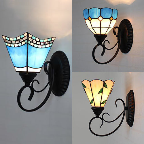 Frendorf | Tiffany Scalloped Edged Wandlamp Gehard Glas 1 Hoofd Multikleur Wandmontage Armatuur in Luchter Blauw/Beige/Blauw-Wit voor Trap