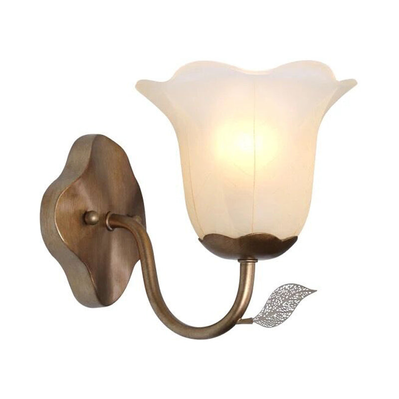 Frendorf | 1 Licht Geflarede Vanity Lamp Traditionele Witte Glazen Wandlamp Voor Eetkamer Met Gebogen Arm