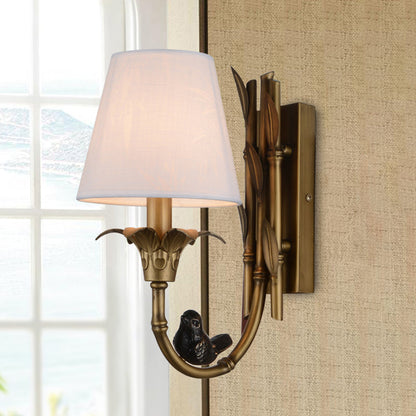 Frendorf | 1 Licht Wandlamp Country Cone Stoffen Wandlamp in Wit met Messing Metalen Achterplaat