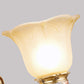 Frendorf | 1 Licht Petal Wandmontageverlichting met Gegraveerde Arm Vintage Witte Glas Wandlamp in Gouden Afwerking