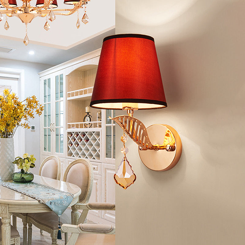 Frendorf | Stof Witte/Rode/Blauwe Wandlamp Tapered Bell 1-Lichts Traditionele Wandlamp voor Slaapkamer met Kristallen Ddrop