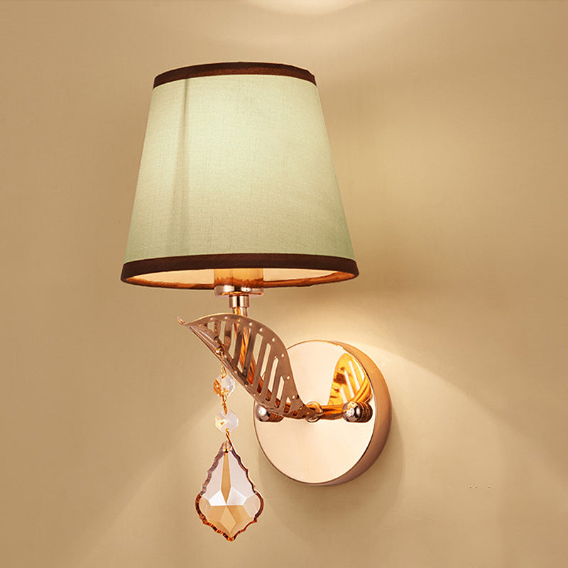 Frendorf | Stof Witte/Rode/Blauwe Wandlamp Tapered Bell 1-Lichts Traditionele Wandlamp voor Slaapkamer met Kristallen Ddrop