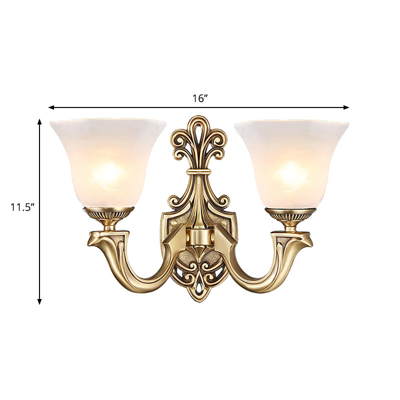 Frendorf | 1/2 Bulbs Trumpet Wandleuchte Tradition Opalglas Wandbeleuchtung mit gebogenem Arm aus Messing