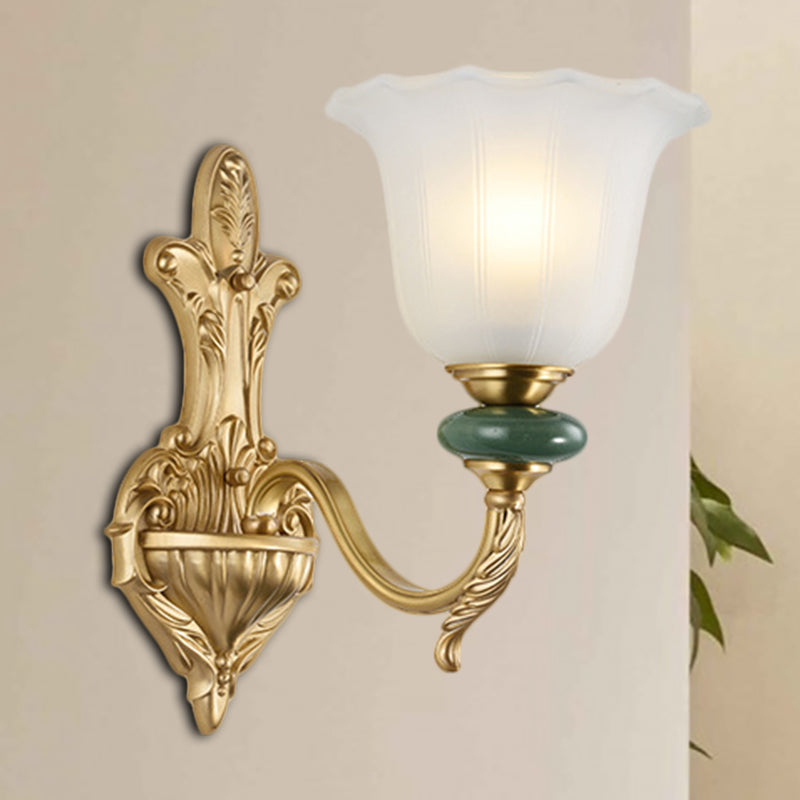 Frendorf | 1/2-Head Bell Wandlamp Vintage Stijl Opal Glass Wandmontage Lamp met Gouden Gebogen Arm voor Bedzijde