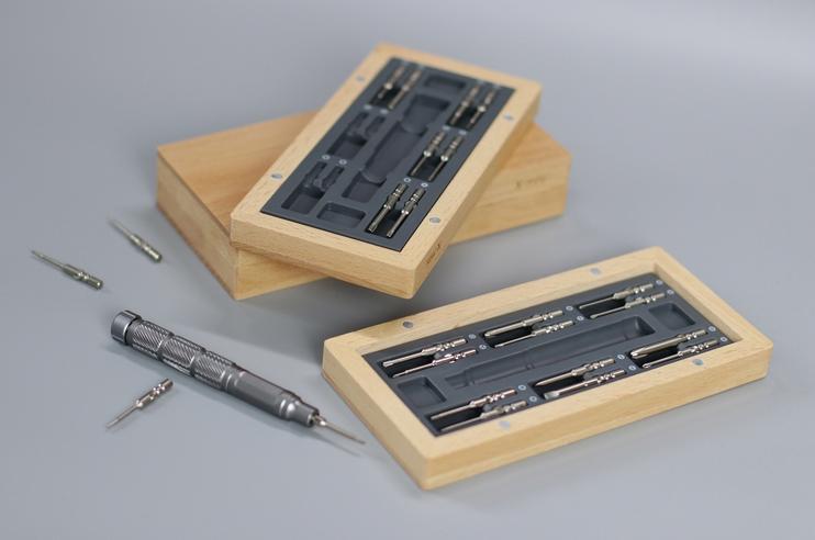 Frendorf | 25-in-1 tragbares Präzisionsschraubendreher-Set mit 24 magnetischen Bits