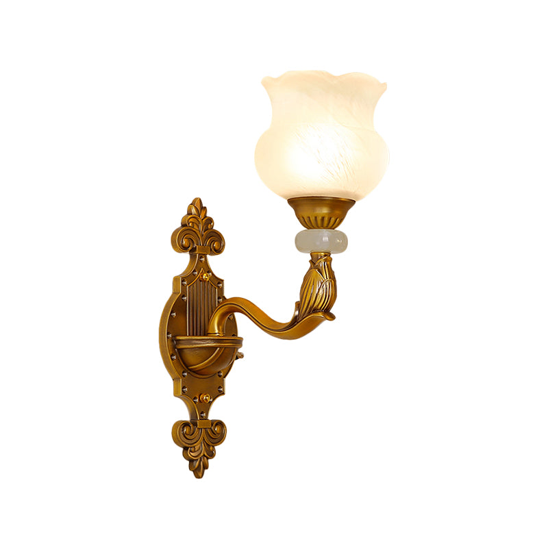 Frendorf | 1/2-Birnen Florale Wandlichtleuchte Klassischer Stil Milchglas Wandleuchte mit Messing geschnitztem Rückenteil