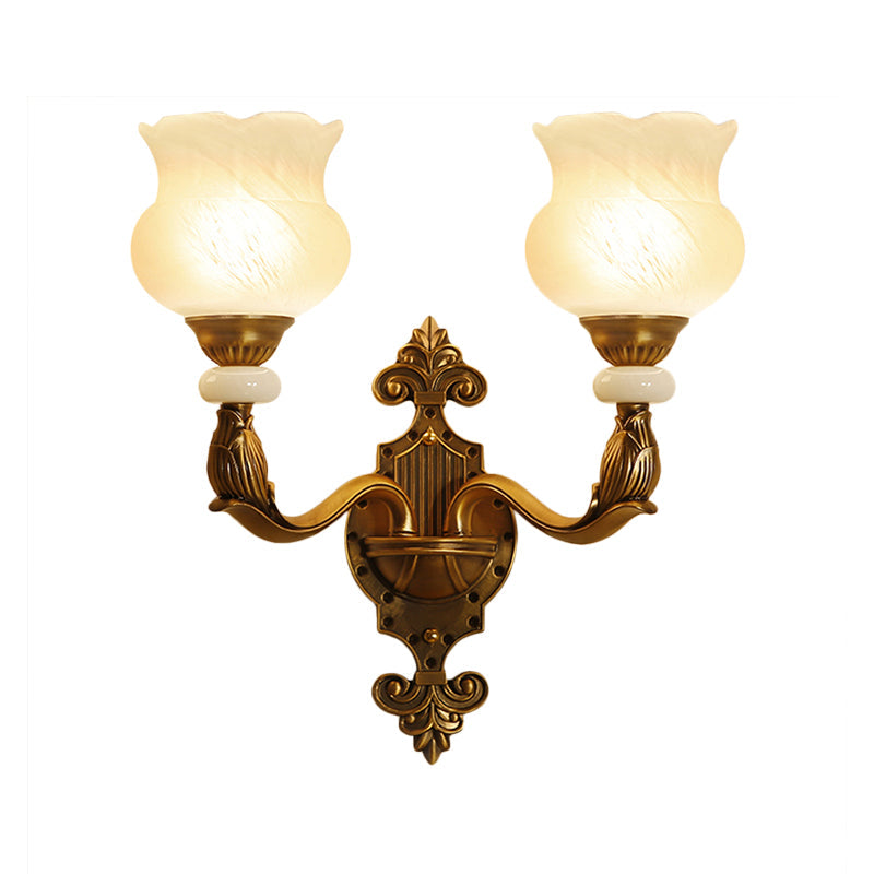 Frendorf | 1/2-Birnen Florale Wandlichtleuchte Klassischer Stil Milchglas Wandleuchte mit Messing geschnitztem Rückenteil