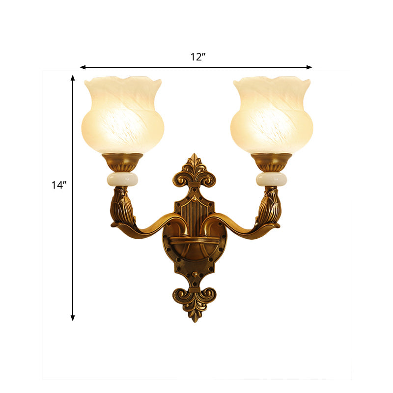 Frendorf | 1/2-Birnen Florale Wandlichtleuchte Klassischer Stil Milchglas Wandleuchte mit Messing geschnitztem Rückenteil