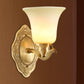 Frendorf | Traditionele klokkenvorm wandverlichting 1/2-licht gematteerd glas wandlamp met gouden metalen arm