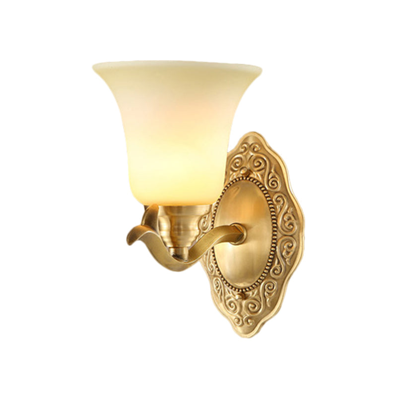 Frendorf | Traditionele klokkenvorm wandverlichting 1/2-licht gematteerd glas wandlamp met gouden metalen arm