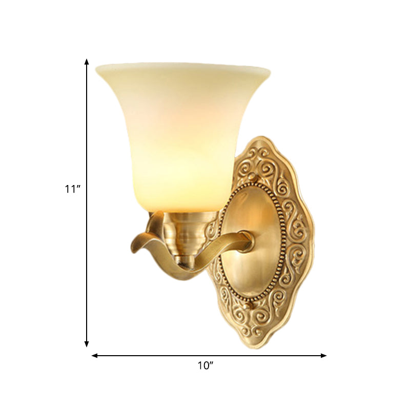 Frendorf | Traditionele klokkenvorm wandverlichting 1/2-licht gematteerd glas wandlamp met gouden metalen arm