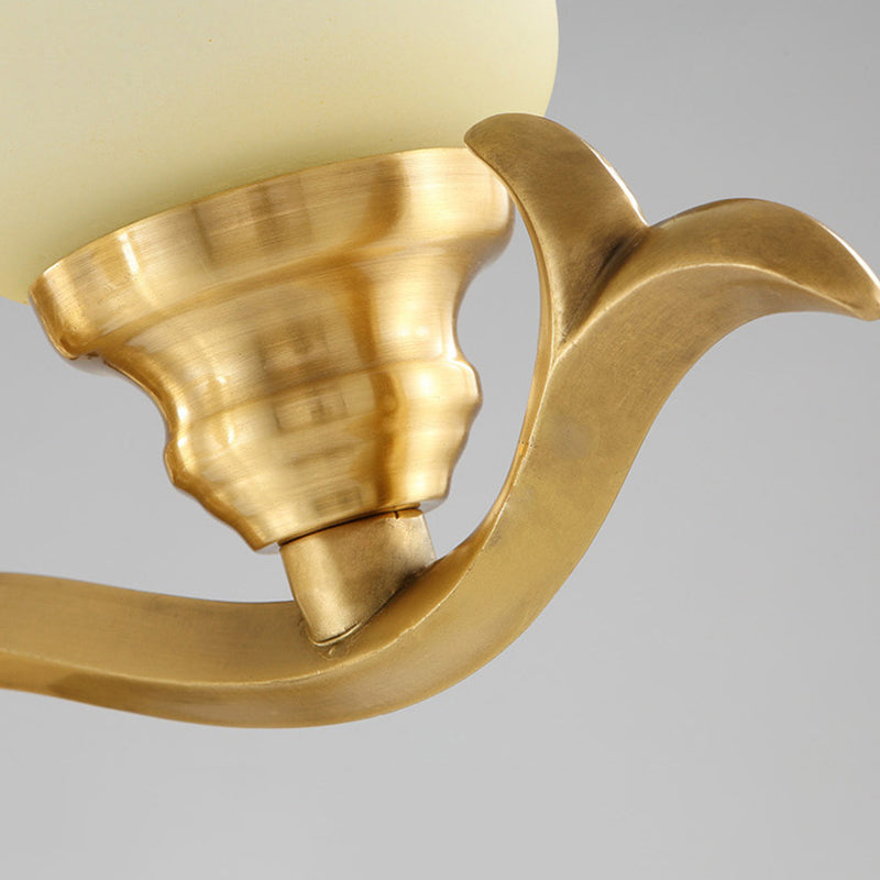 Frendorf | Traditionele klokkenvorm wandverlichting 1/2-licht gematteerd glas wandlamp met gouden metalen arm
