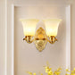 Frendorf | Traditionele klokkenvorm wandverlichting 1/2-licht gematteerd glas wandlamp met gouden metalen arm