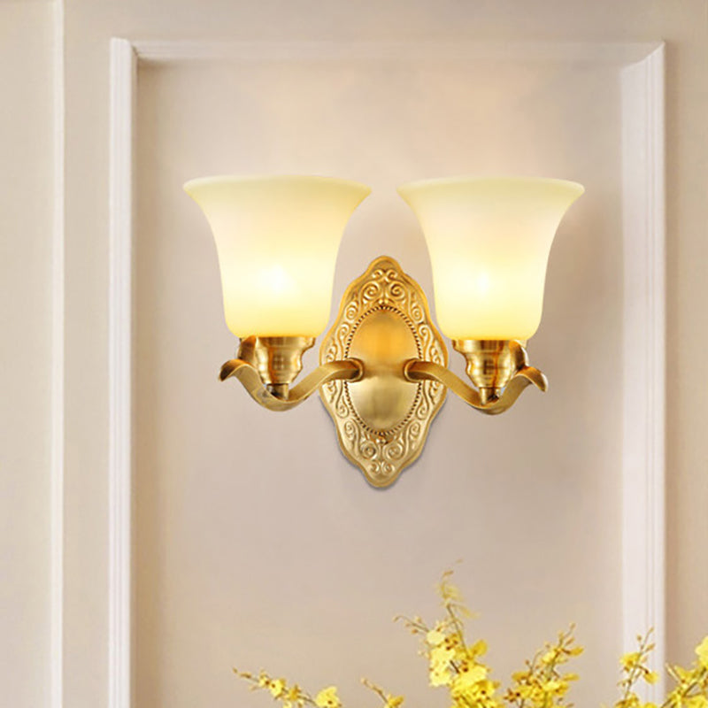 Frendorf | Traditionele klokkenvorm wandverlichting 1/2-licht gematteerd glas wandlamp met gouden metalen arm