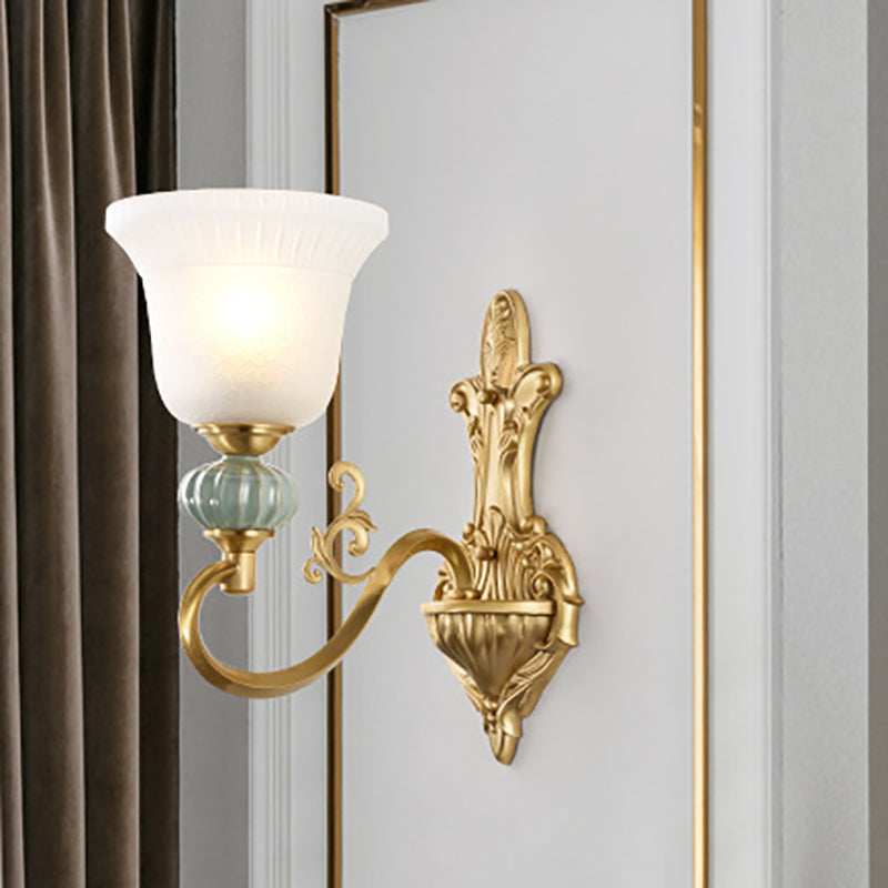Frendorf | 1/2-Kopf Wandleuchte mit Glockenschirm Opalglas Modern Stilvolle Wohnzimmer Goldene Wandleuchte Lampe