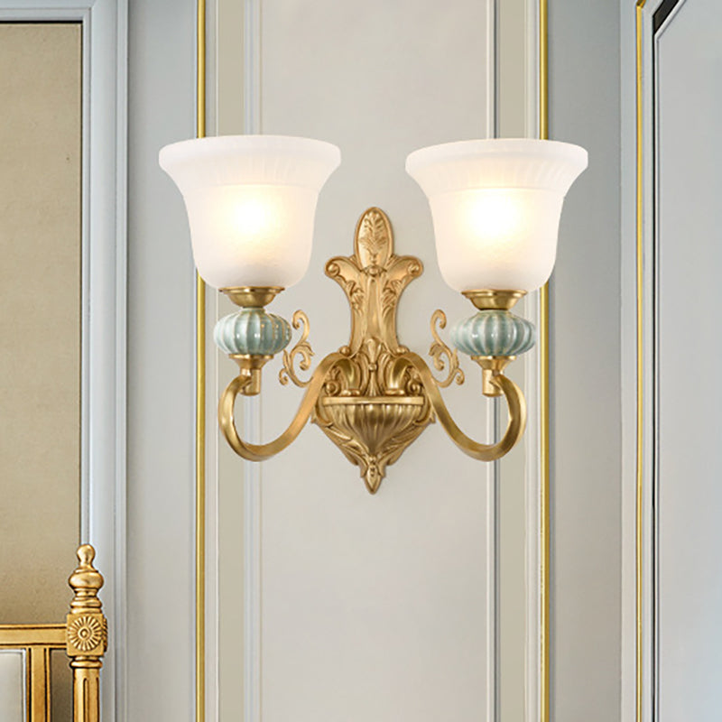 Frendorf | 1/2-Kopf Wandleuchte mit Glockenschirm Opalglas Modern Stilvolle Wohnzimmer Goldene Wandleuchte Lampe