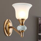 Frendorf | 1/2-Head Wandleuchte mit Glockenschirm Mattglas Vintage Schlafzimmer Wandleuchte in Messing