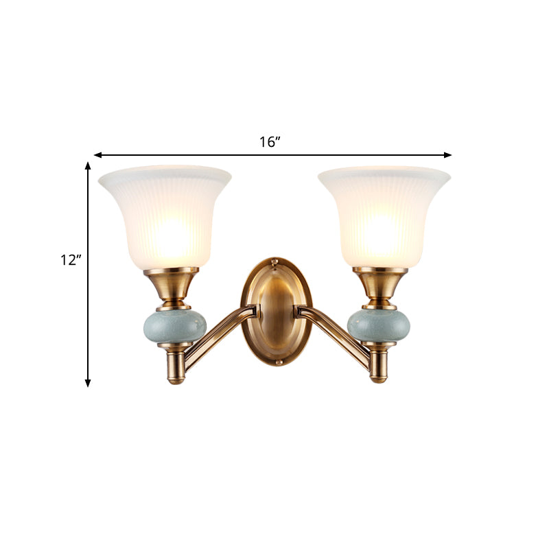 Frendorf | 1/2-Head Wandleuchte mit Glockenschirm Mattglas Vintage Schlafzimmer Wandleuchte in Messing