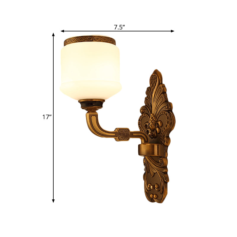 Frendorf | 1/2-Licht Wandmontageverlichting Vintage Stil Trommel Shade Witte Glazen Wandlamp in Messing