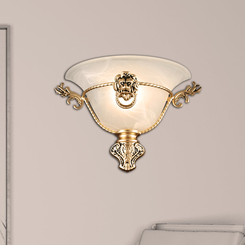 Frendorf | 1 Glühbirne Trompeten Wandlampe Kolonial Opalglas Wandleuchte mit Kupfer/Messing Löwenmetall Dekor für Nachttisch