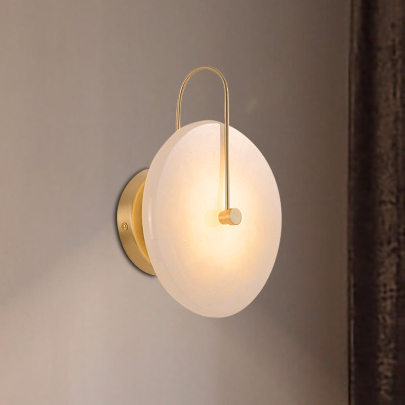 Frendorf | 7"/10" Breite Runde Wandleuchte Kolonialstil Acryl Opal Frosted 1 Kopf Wandleuchtenarmatur mit goldener Kurve