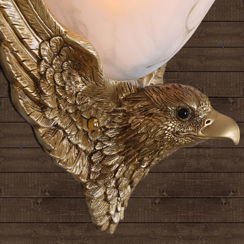 Frendorf | 1-Licht Eagle Wandlamp Antiek Gouden Afwerking Hars en Pleister Opbouw Wandlamp