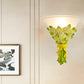 Frendorf | 1-Head Frosted Glass Wandleuchte Modern Weiße Schmale Wandlampe mit Gelb/Pink Gypsophila Blumenarrangement Element