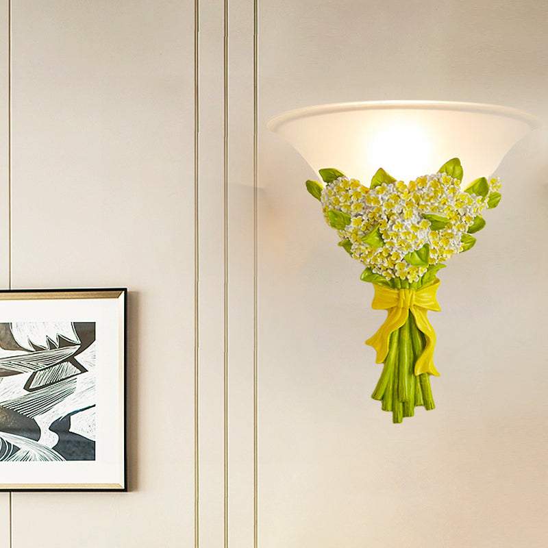 Frendorf | 1-Head Frosted Glass Wandleuchte Modern Weiße Schmale Wandlampe mit Gelb/Pink Gypsophila Blumenarrangement Element