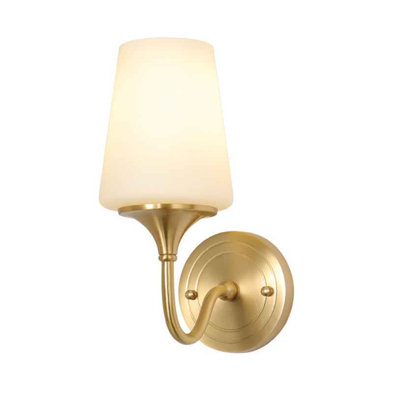 Frendorf | 1/2-bowl kegelvormige schaduw wandlamp hedendaagse stijl witte glazen wandkandelaar verlichting in brons voor slaapkamer