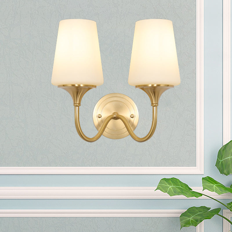Frendorf | 1/2-bowl kegelvormige schaduw wandlamp hedendaagse stijl witte glazen wandkandelaar verlichting in brons voor slaapkamer