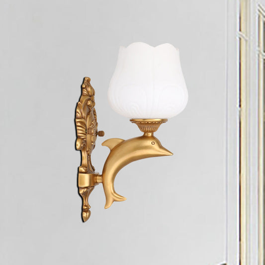 Frendorf | 1 Glühbirne Blüten Wandbeleuchtung Vintage Stil Weißes Glas Wandlicht mit goldenem Delfin Dekor