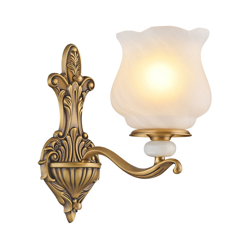 Frendorf | 1/2-Kopf Wandleuchte Beleuchtung Traditioneller Stil Blütenblatt Schirm Mattglas Wandmontierte Lampe in Messing