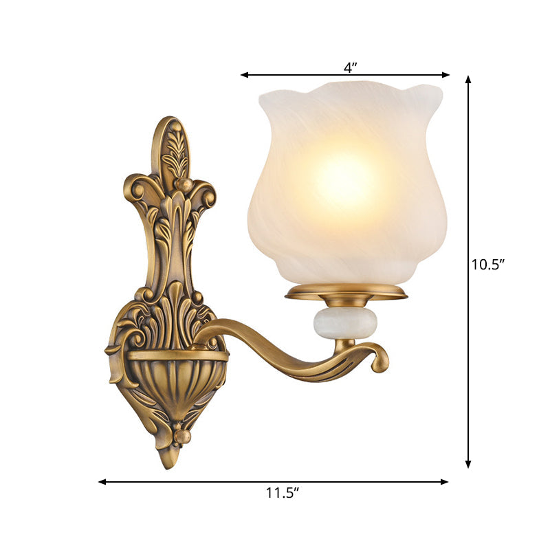 Frendorf | 1/2-Kopf Wandleuchte Beleuchtung Traditioneller Stil Blütenblatt Schirm Mattglas Wandmontierte Lampe in Messing