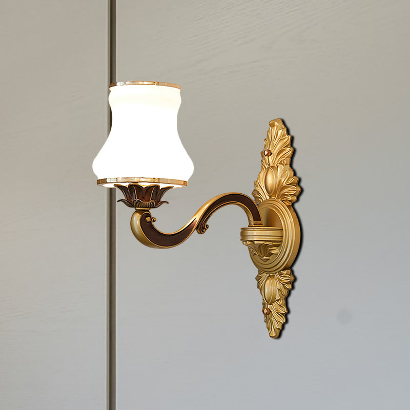 Frendorf | Bell Woonkamer Wandlamp Traditioneel Stylish Melkglas en Metaal 1/2-Kop Gouden Afwerking Wandlamp