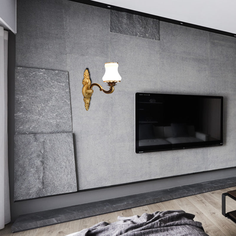 Frendorf | Bell Woonkamer Wandlamp Traditioneel Stylish Melkglas en Metaal 1/2-Kop Gouden Afwerking Wandlamp